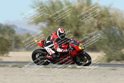 media/Dec-01-2025-Moto Forza (Mon) [[2daa91e15f]]/2-Intermediate Group/Session 3 (Turn 7 Inside Pans)/